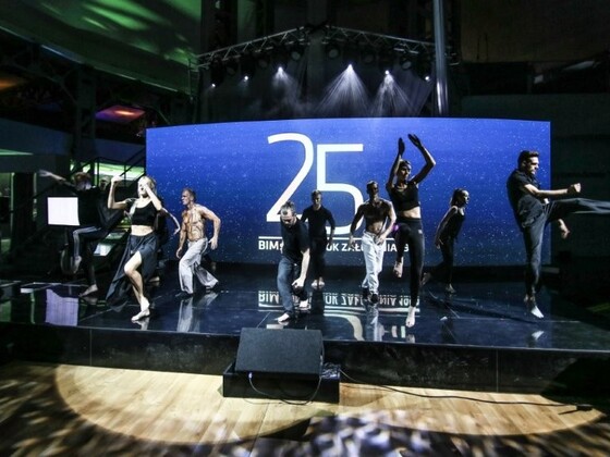 Display_43_thumb_ck_zamek-1